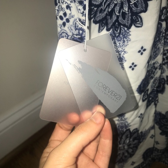 NWT Beachy Cold Shoulder Dress Paisley Floral Cut - Picture 7 of 7